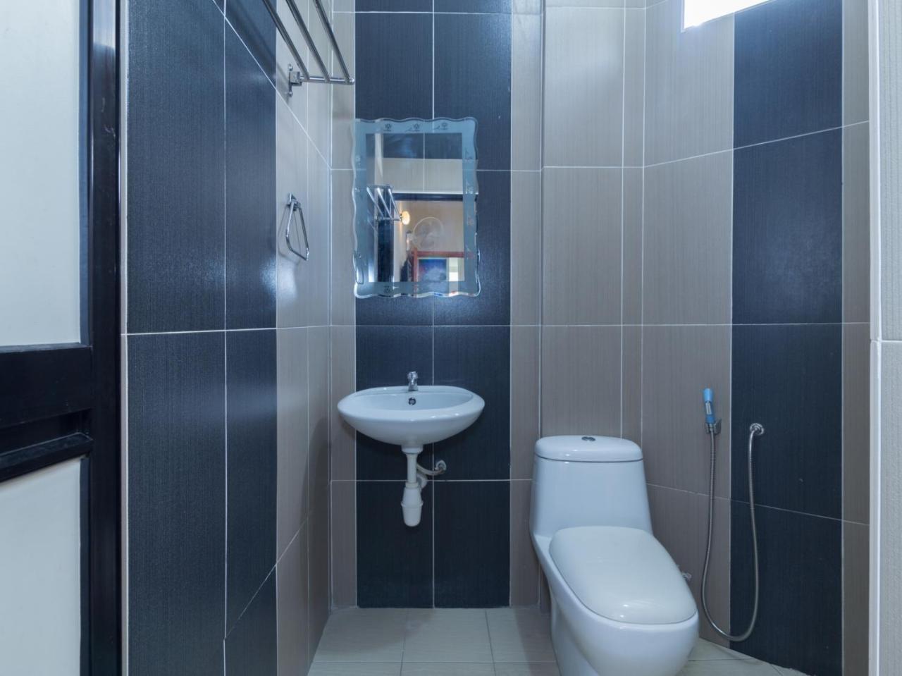Oyo 424 Kk Inn Hotel Ampang  Bagian luar foto